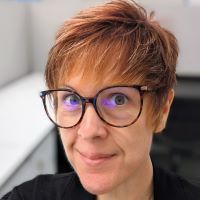 Rachelle Loyear headshot