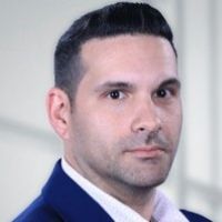 Esteban Pastor headshot