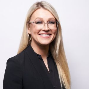 jen-manix Jen Manix headshot
