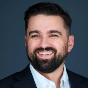 Vinny Peone headshot
