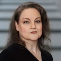 Bonnie Butlin headshot-200x200