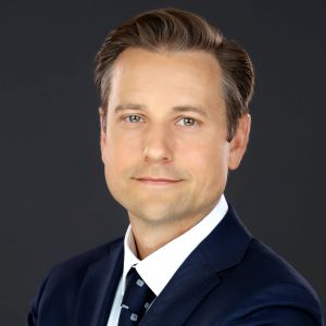 Alexander-Sappok-2 Alexander Sappok headshot